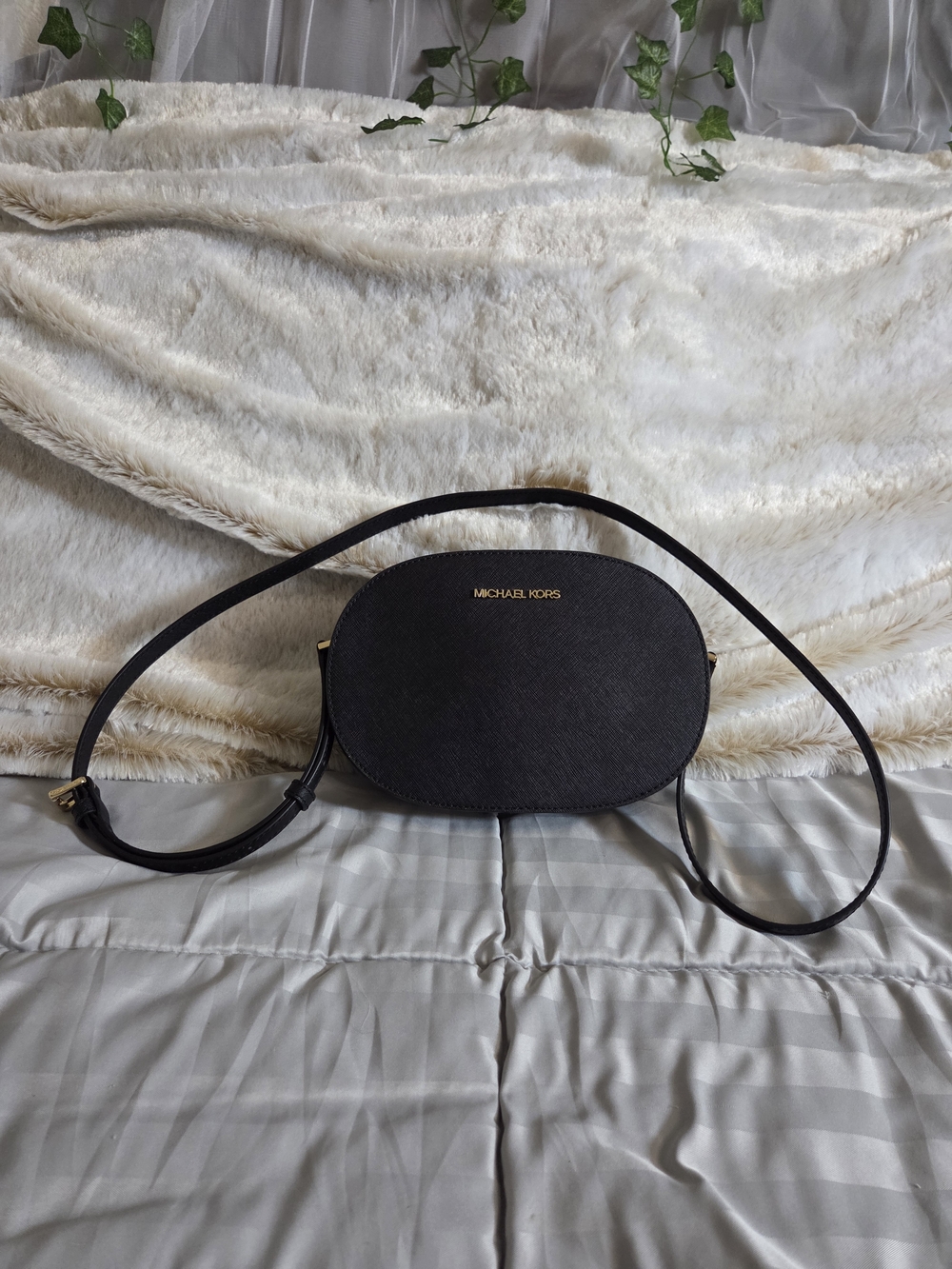 Michael Kors Jet Set Travel Medium Saffiano Leather Crossbody Bag